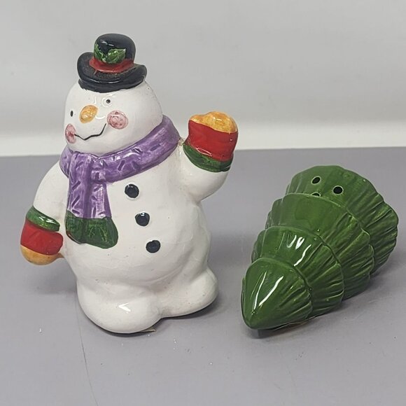 Vintage Enesco Snowman & Christmas Tree Ceramic Salt & Pepper Shakers - Picture 1 of 10